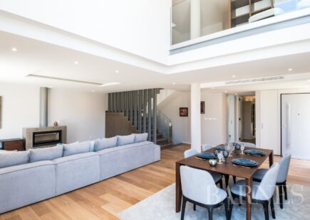 4 bedroom villa in a private condominium | BARNES Portugal